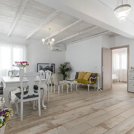 Nektar, Luxury In Chora Naxos